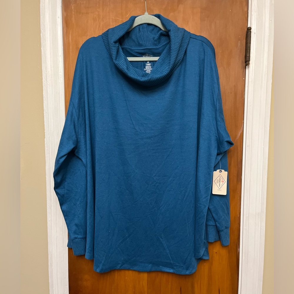 🆕. St John’s Bay Women’s blue sweater New 3X
W3